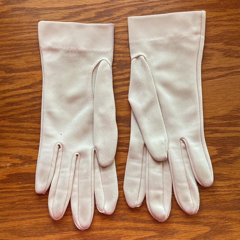 Vintage Off-White Nylon Gloves w/ 4 Button Accent - Picture 2 of 7